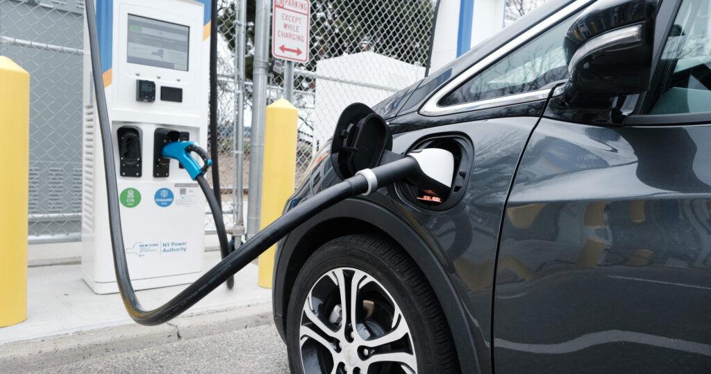 Statehouses debate who should build EV charging networks - Vimarsana News
