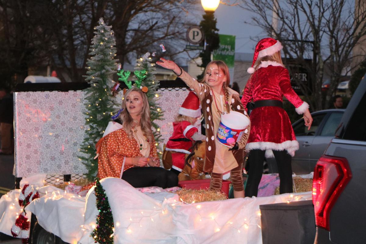 Campbellsville Christmas Parade 2022 Parades In Somerset, Burnside Have Community Floating On Holiday Spirit |  News | Somerset-Kentucky.com
