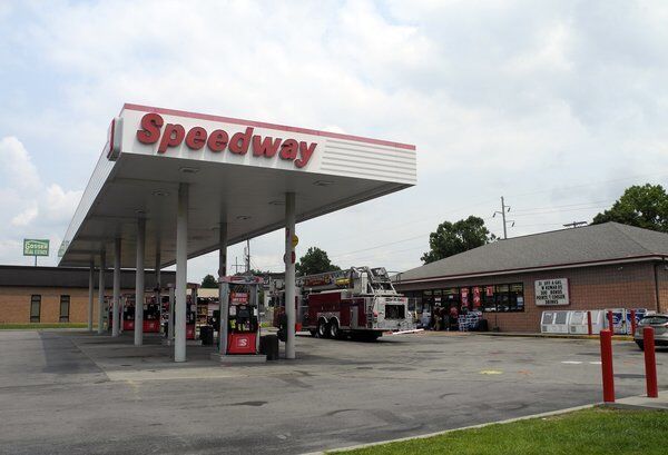 Driver runs SUV into gas station - Vimarsana News