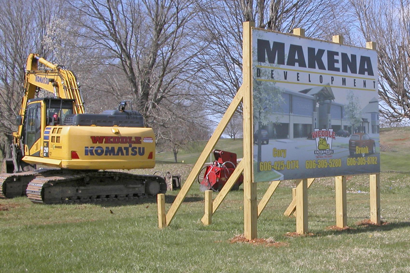 Construction underway for shopping center at Oakwood site