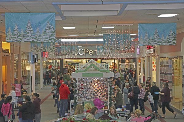 Black Friday means green for local retailers, Local News