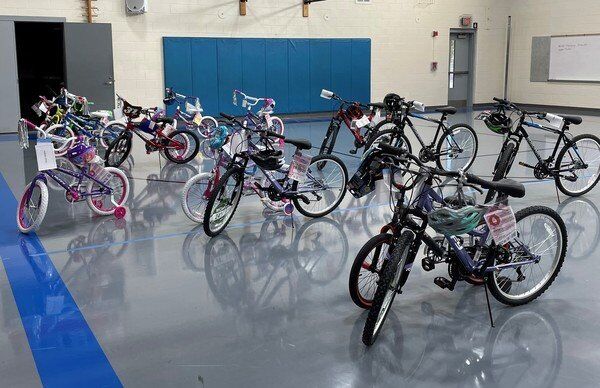 'Christmas Promise' delivers bikes to Pulaski Elementary - Vimarsana News