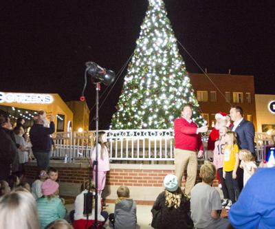 Christmas Lights Somerset Ky 2022 Community Christmas Tree Lights Up Somerset For Holiday Season | News |  Somerset-Kentucky.com