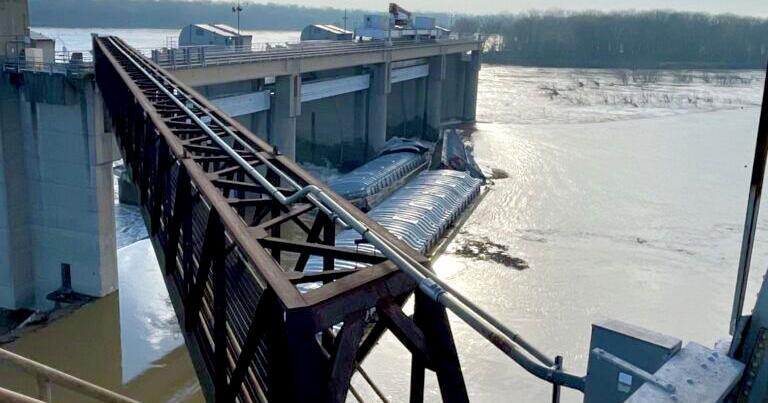 Loose barges, one carrying tons of methanol, pinned against Ohio River dam in Louisville - Vimarsana News
