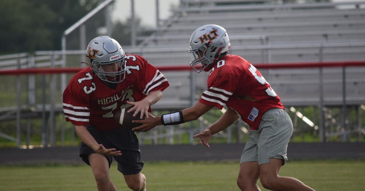 Highland-Lone Tree football team begins new chapter
