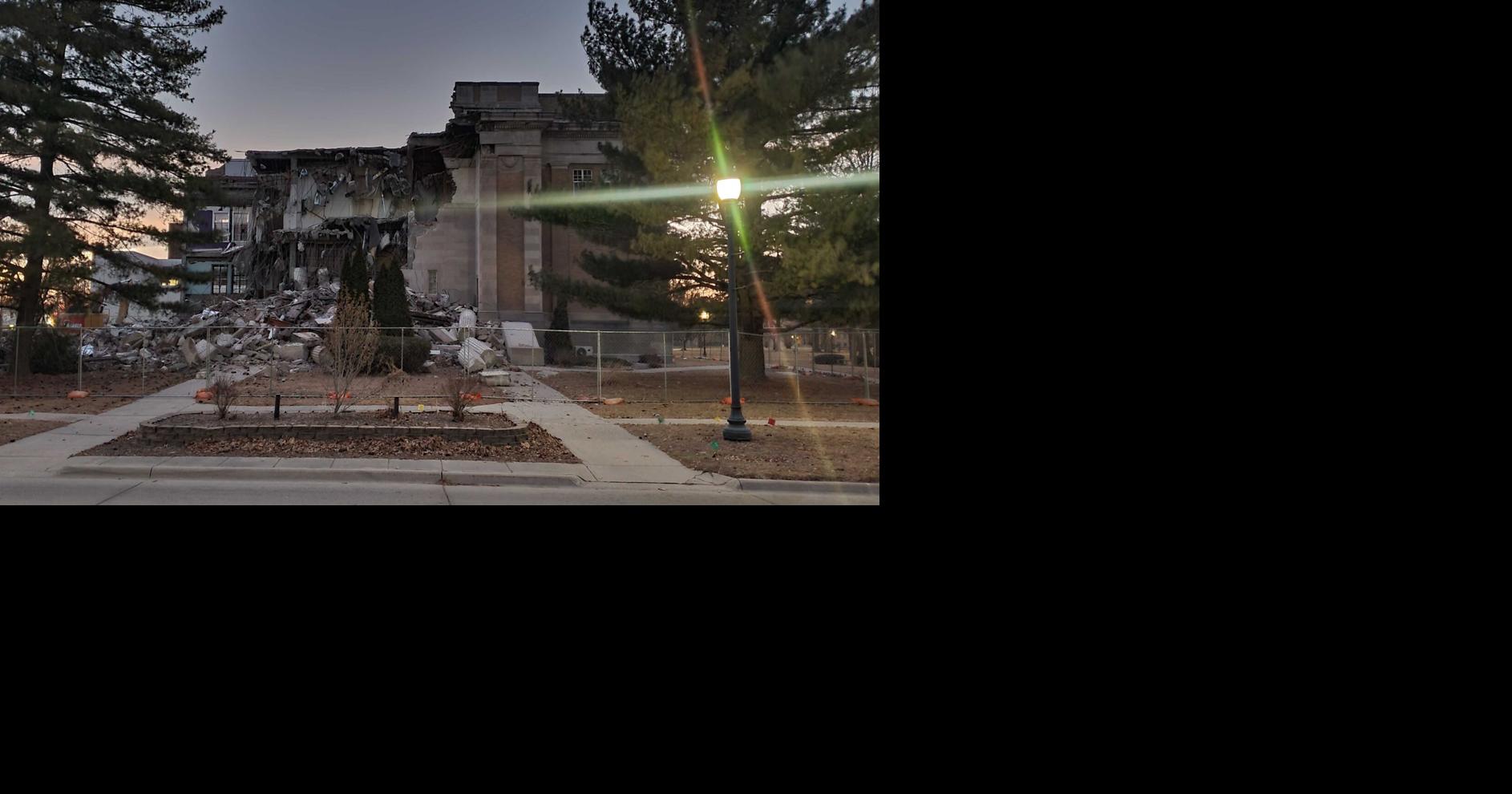 Demolition of PEO Library resumes | News | southeastiowaunion.com