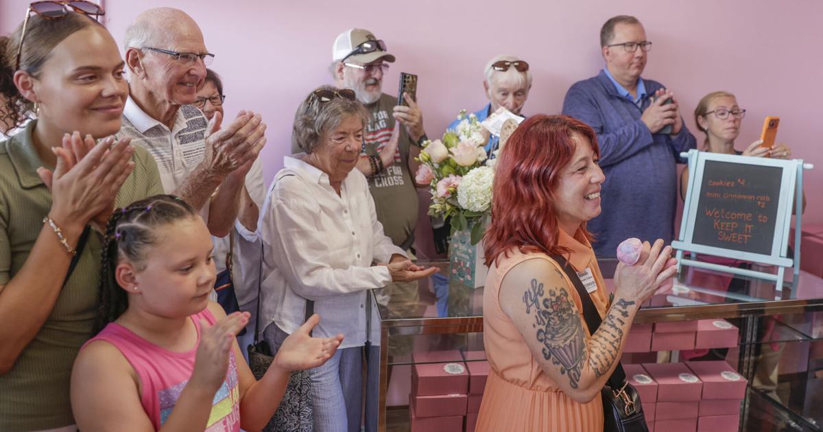 New Springfield bakery hosts ribbon cutting ceremony