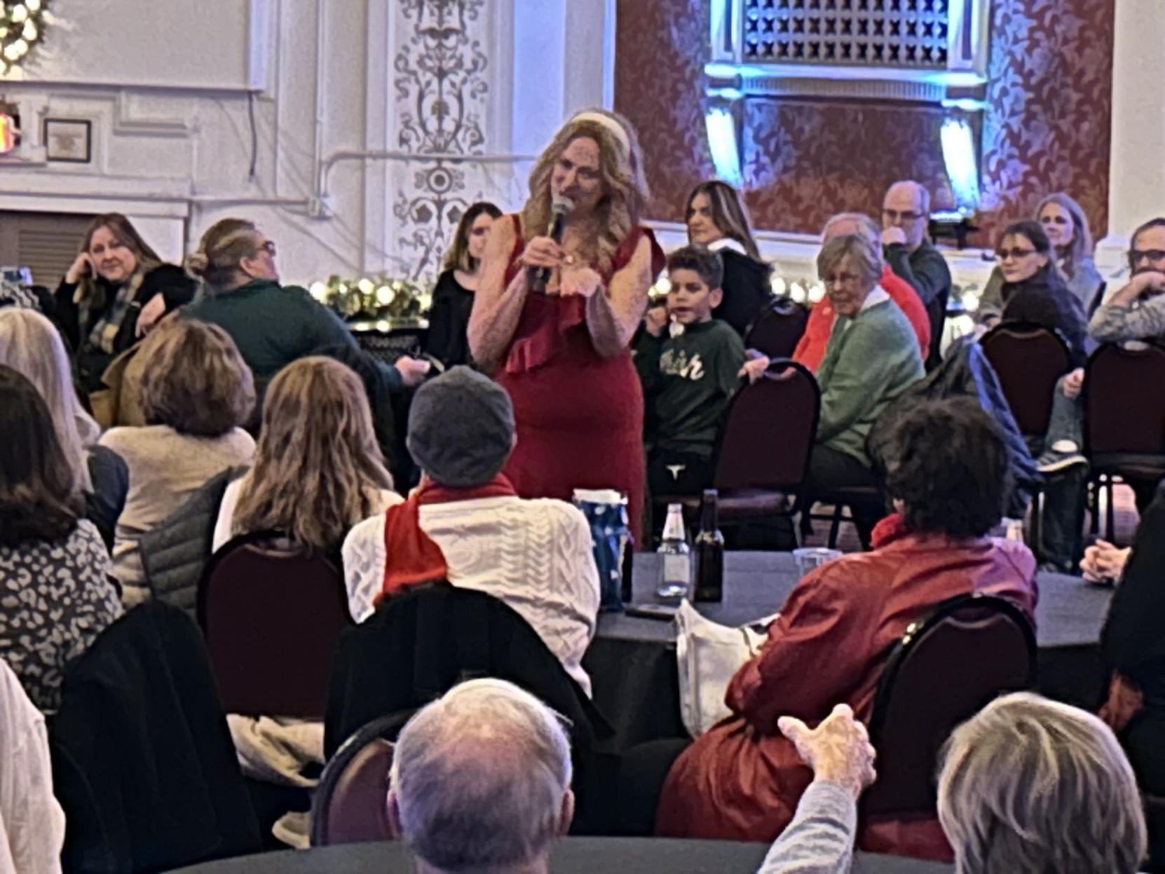 Springfield crowds adore actress Dietlein; holiday movie debuts at ...