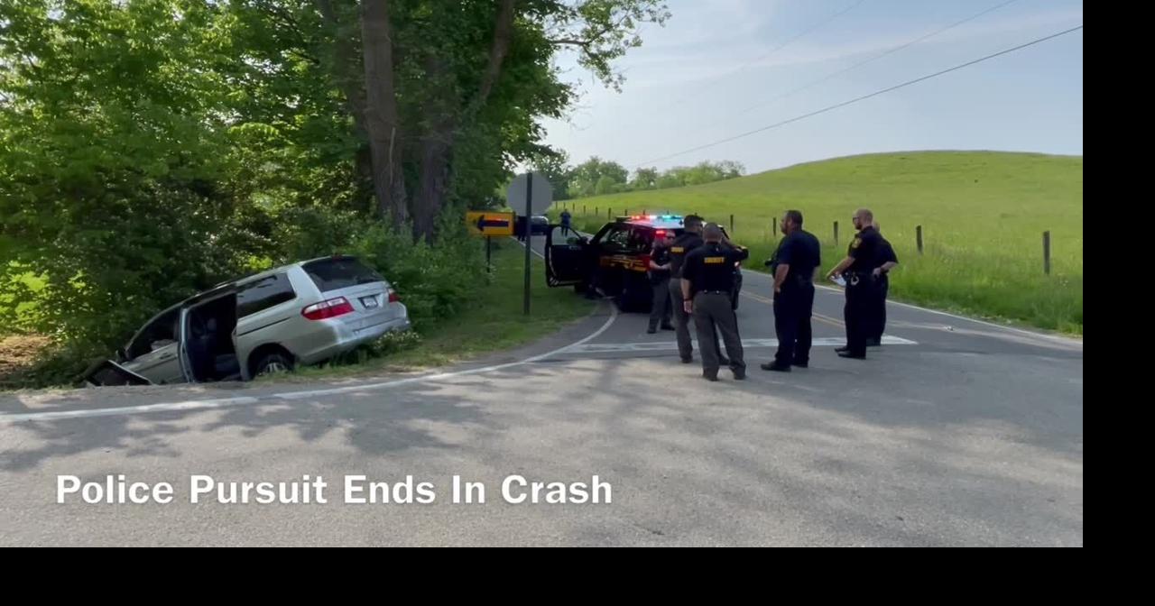 Police pursuit of carjacking suspects ends in 2 crashes, at least 3 in ...