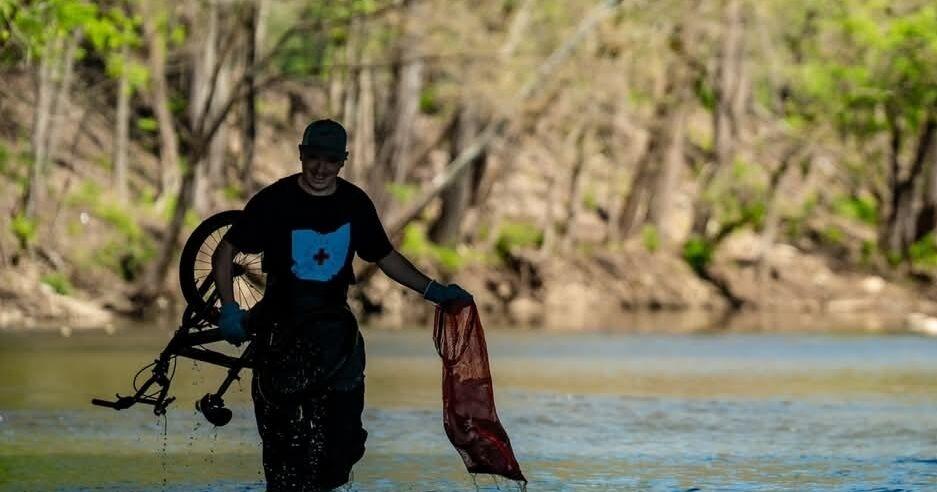 Buck Creek cleanup: Water Safe Ohio, team of volunteers clean trash out ...