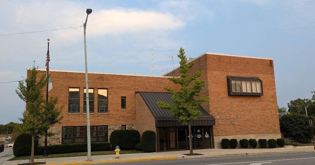 Urbana law director to resign from position