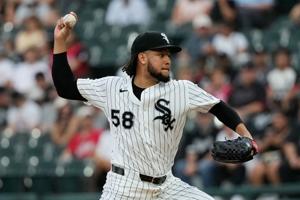 McCoy: Vintage Castillo stifling as Reds fall to White Sox 5-0
