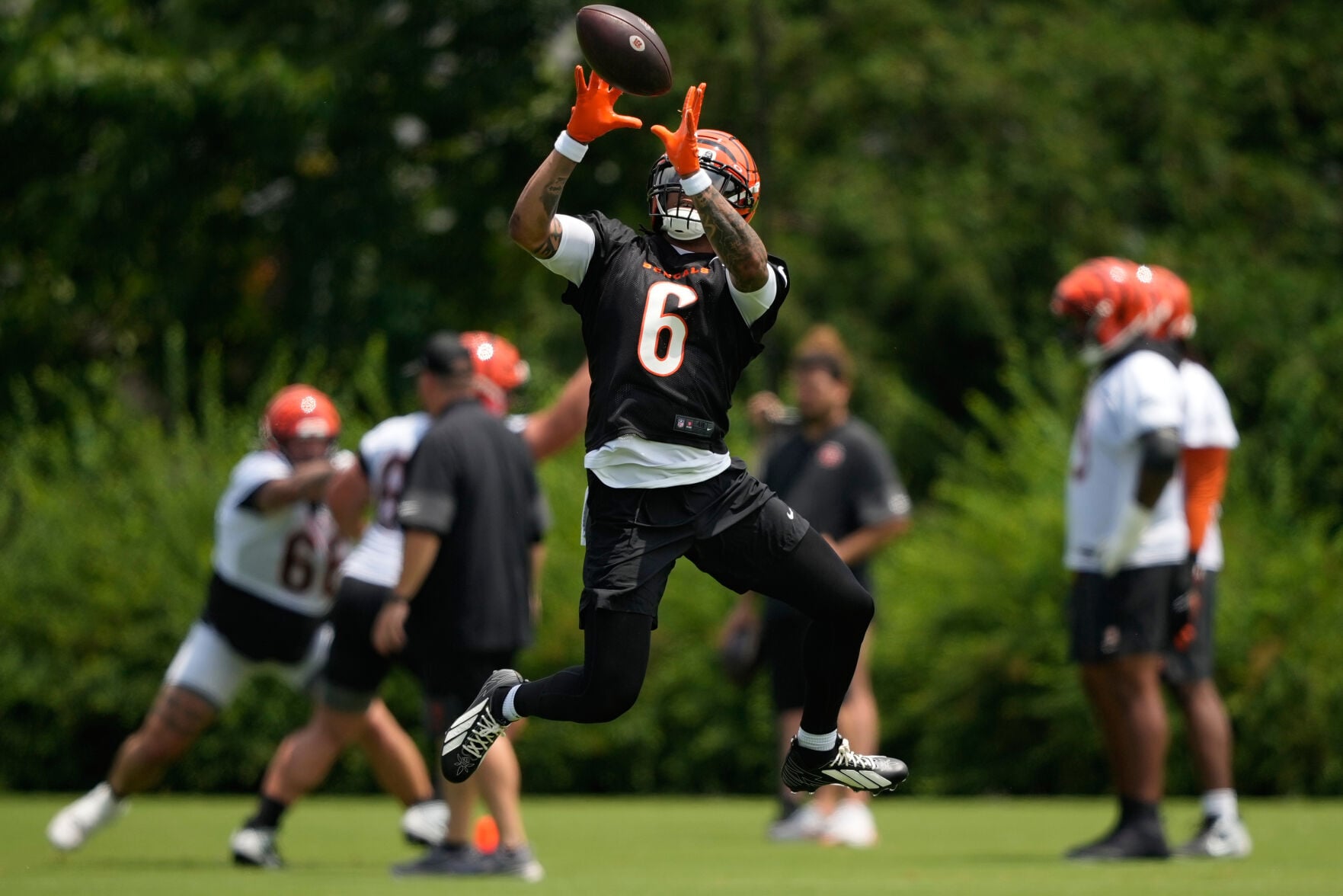 Cincinnati Bengals: Battle seeing impact of new additions to defense