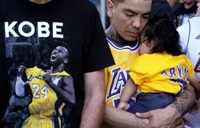 Los Angeles honors Kobe, Gianna Bryant with public memorial at Staples  Center