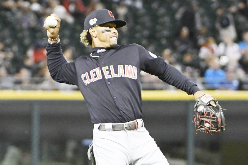 Indians catcher Perez, shortstop Lindor win American League Gold