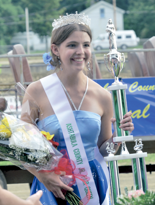 Ashtabula County Jr. Fair Queen and King enjoy fair duties, animals