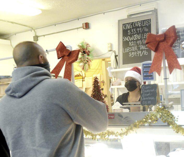 Hil Mak S New Owners Experience First Christmas Eve Coronavirus Starbeacon Com