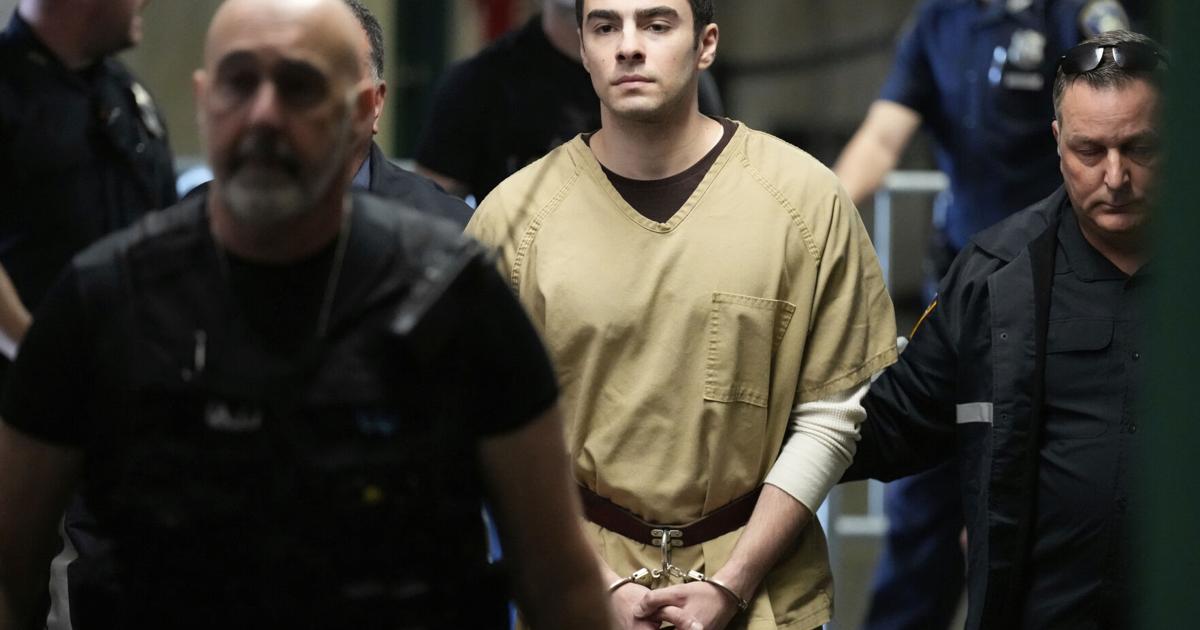 Luigi Mangione's lawyers want death penalty off the table in(05)