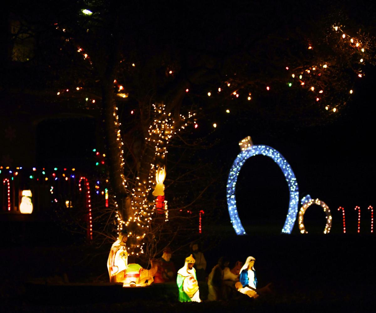 1229 holiday lights 13