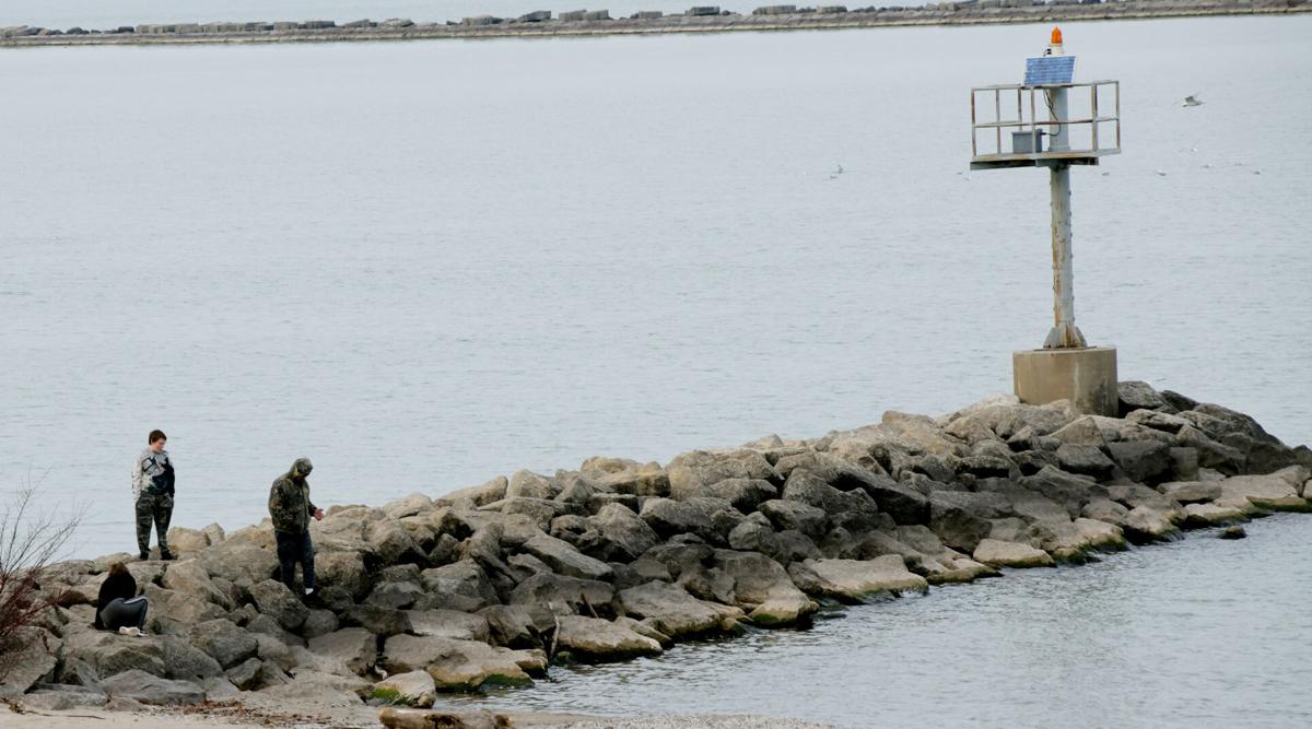 1115 breakwall walking 2