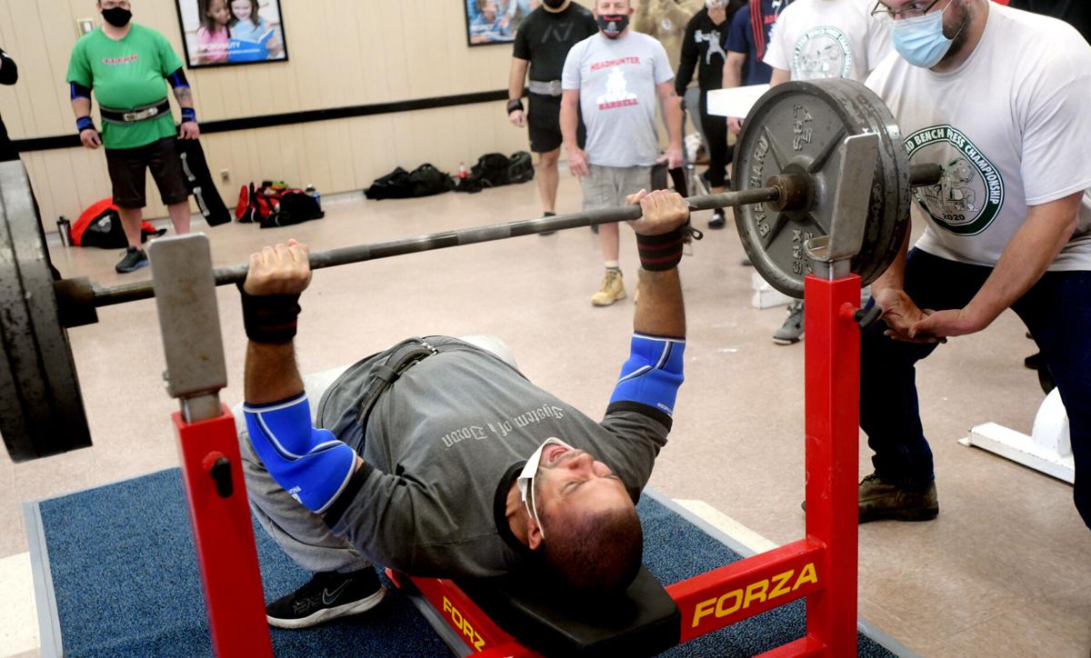 1122 bench press 12