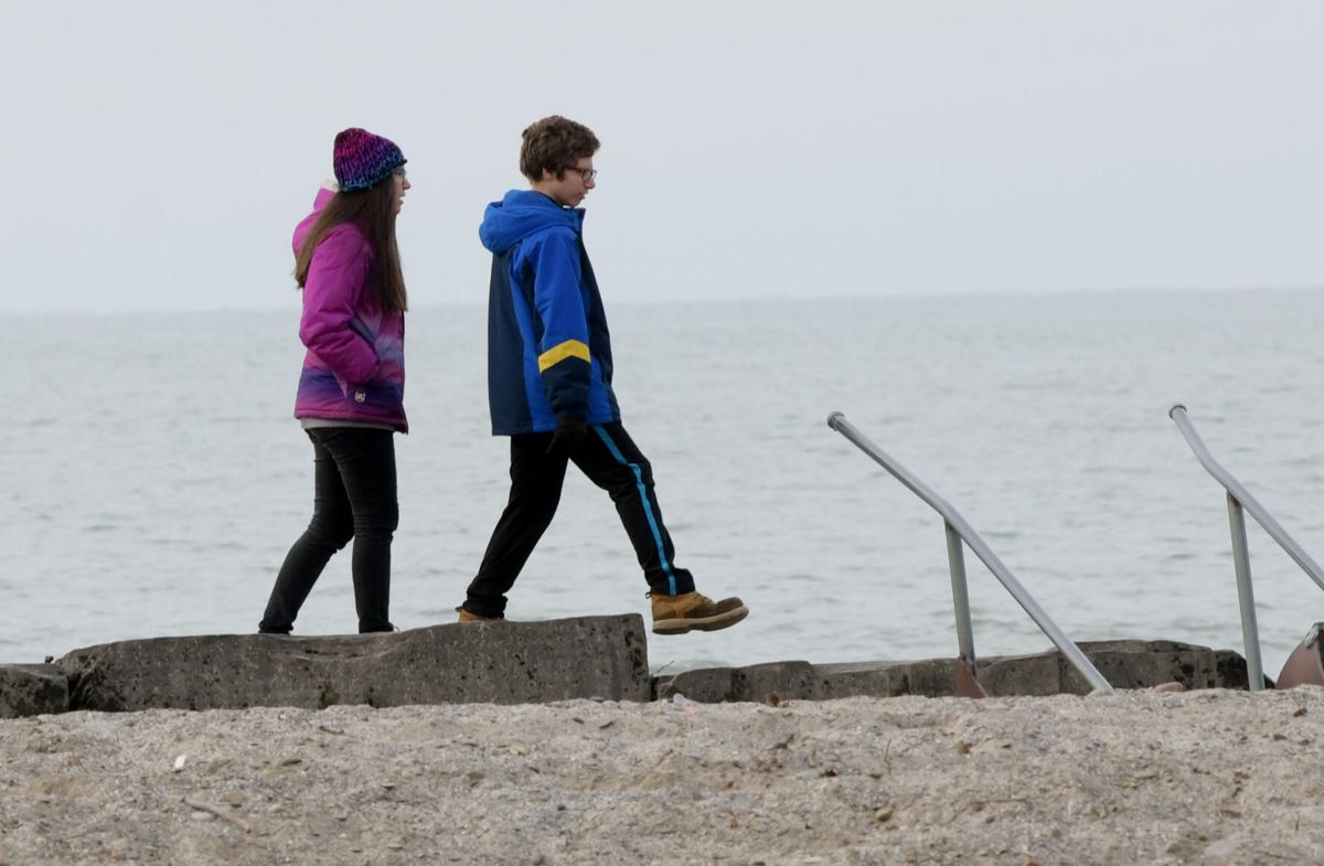 1115 breakwall walking