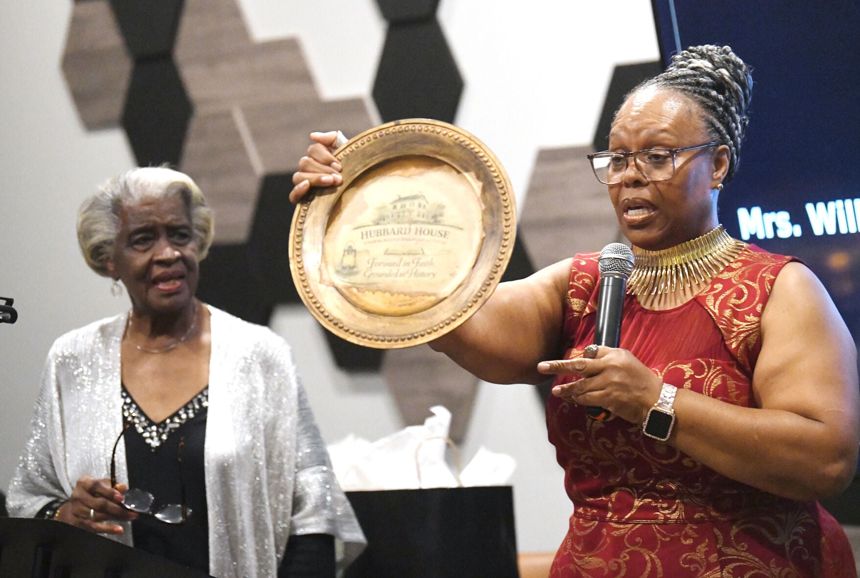 Hubbard House celebrates freedom, honors leadership | News | starbeacon.com