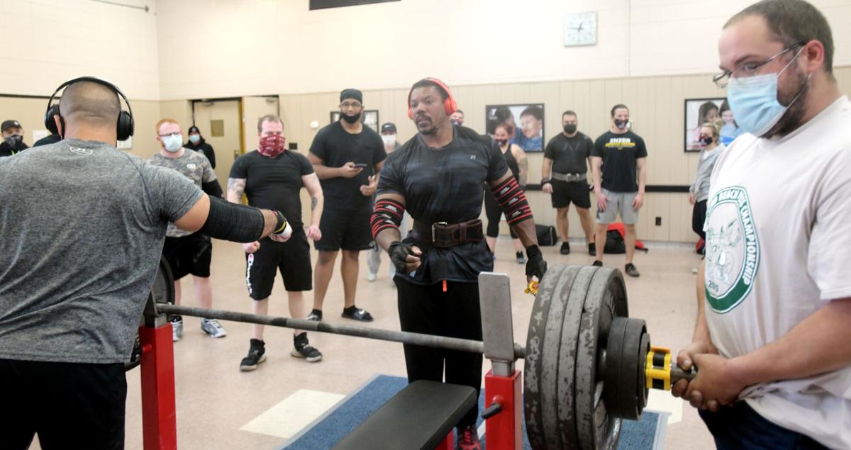 1122 bench press 3