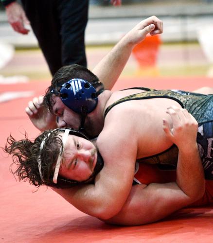 230306-sports-districtwrestling8