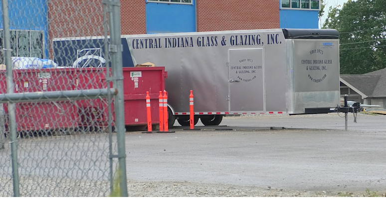 Union glaziers on the picket line at site of new and expanding TSC
