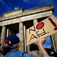 Far-right victory in Germany draws protesters in Berlin