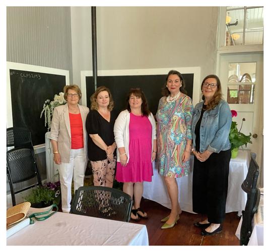 Garden club elects new officers