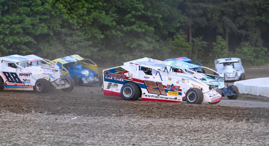 Dirt track racing is a family business | Local | stardem.com