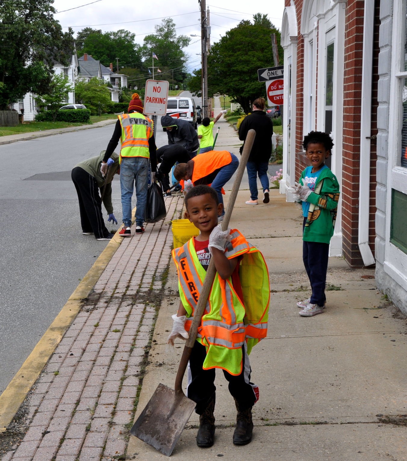 Federalsburg Elementary Backyard Bunch helps town Local