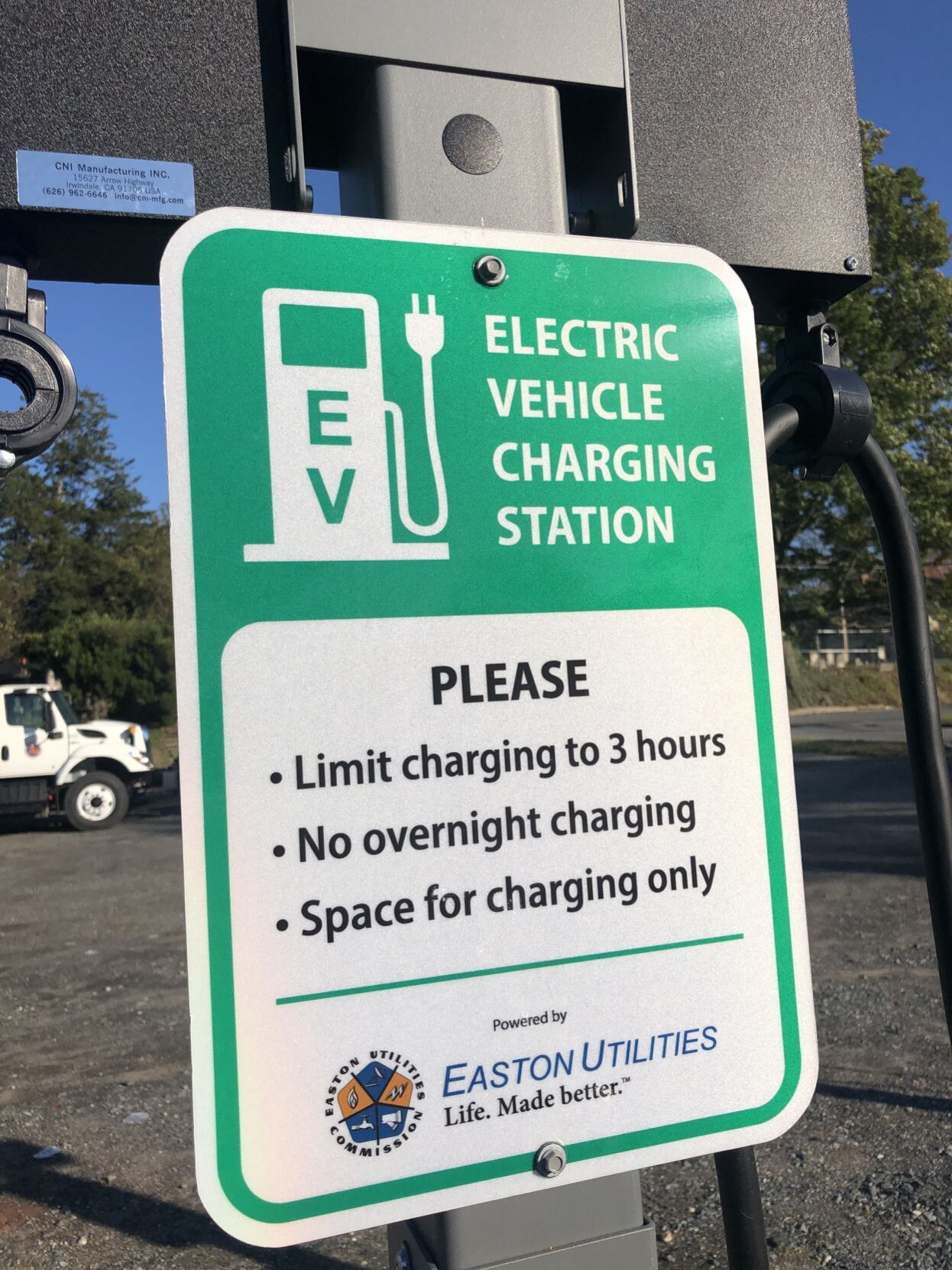 Easton Utilities, town unveil new downtown electric vehicle charging