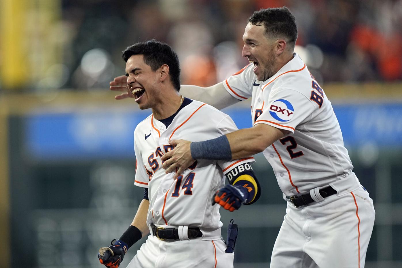 Astros avoid sweep with win over Royals, gain game in AL West over