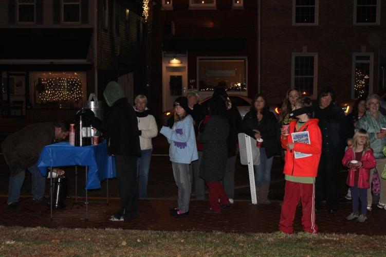 Centreville Christmas Tree Lighting Featured