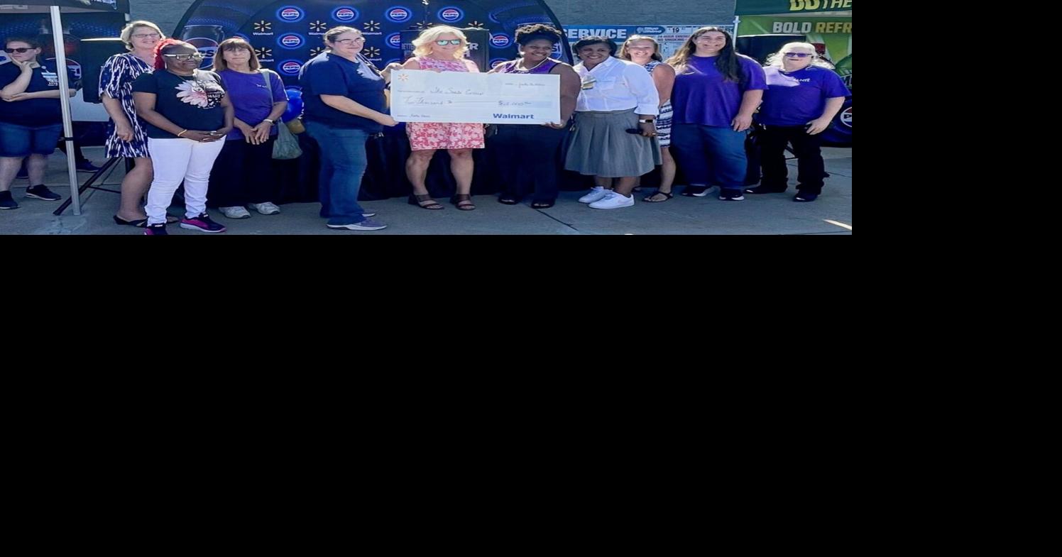 Santé receives grant from Easton Walmart at reopening celebration