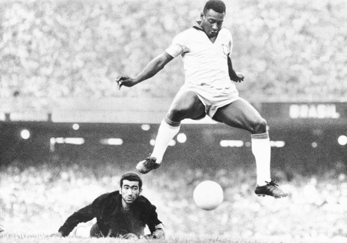 Every soccer commercial Pelé starred in - AS USA