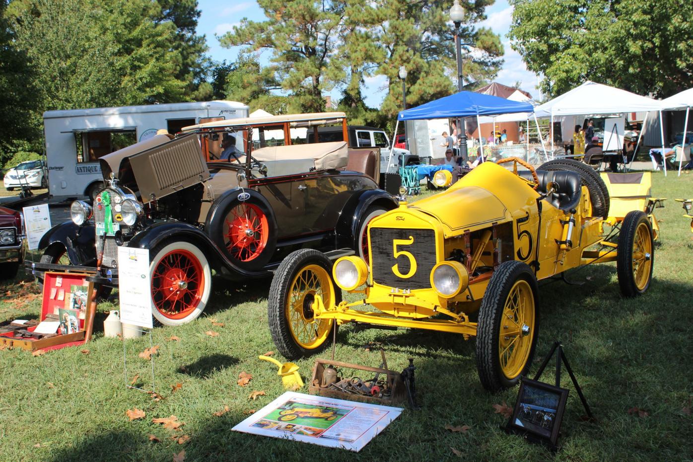 Concours D Elegance Rides Into Town Local Stardem Com