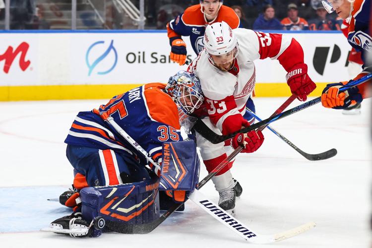 Raymond scores in shootout to lift Red Wings to 4-3 decision over ...