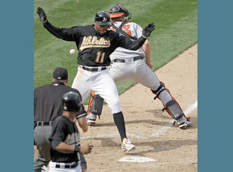 Wieters gives O's a walk-off