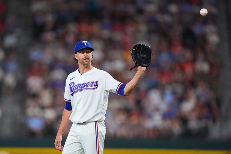 Jacob deGrom wanted to stay with Rangers, and extends their win streak with 9 Ks | Sports | stardem.com