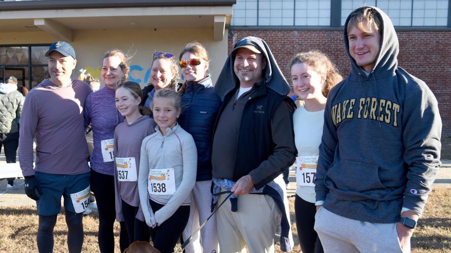 Easton Turkey Trot draws festive crowd Local