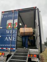 Wreaths Across America honors veterans graves