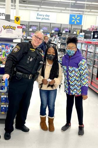 Talbot Optimists help kids 'shop with a cop', News