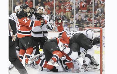 Kings rout Devils to clinch 1st Stanley Cup