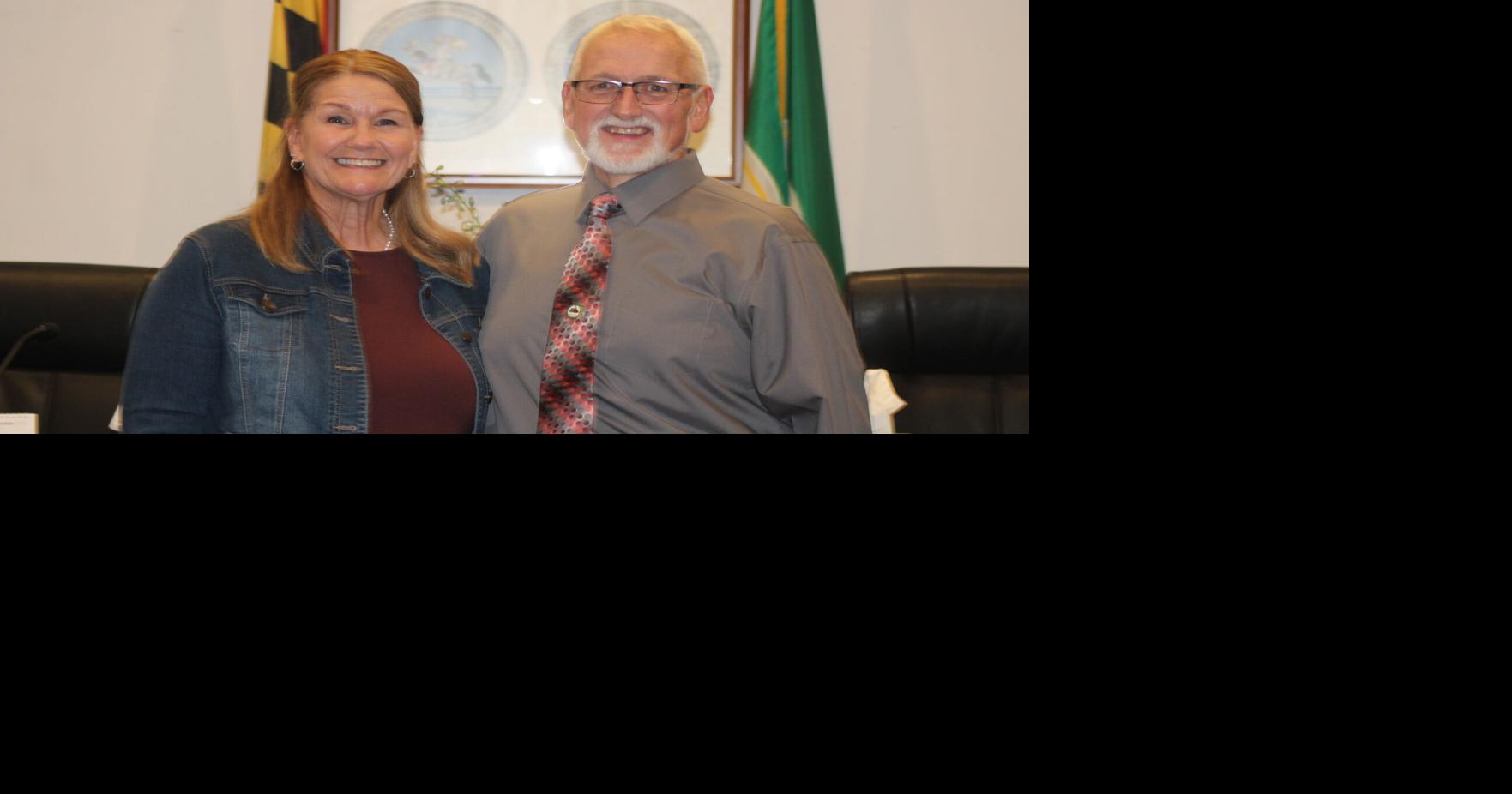 Earl Murphy sworn in as mayor of Hurlock | Dorchester County News ...