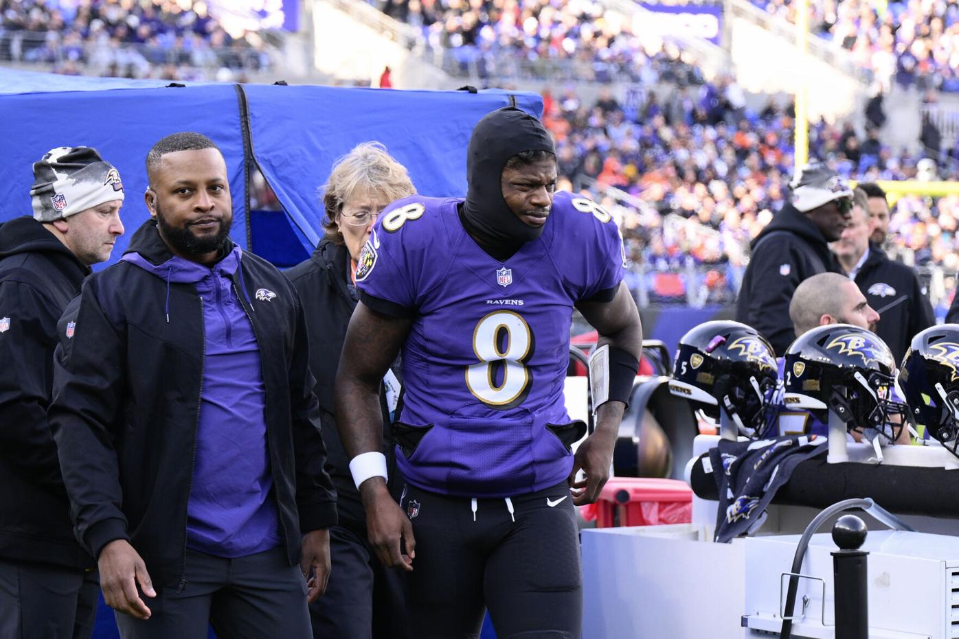 Cleveland Browns take down Baltimore Ravens quarterback Tyler Huntley on  second consecutive play