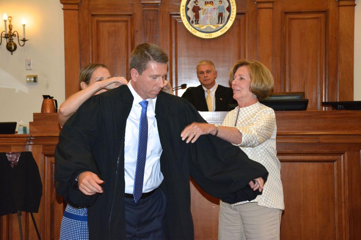 Murphy sworn in as Kent's circuit court judge | Local | stardem.com